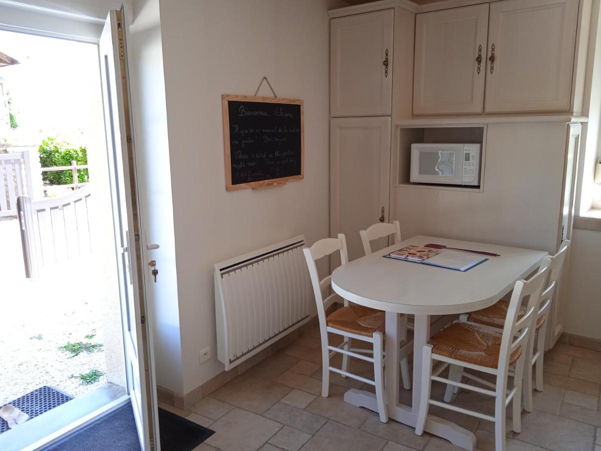 Les Jardins Des 3 Provinces- Gite Montcharvot Esterno foto