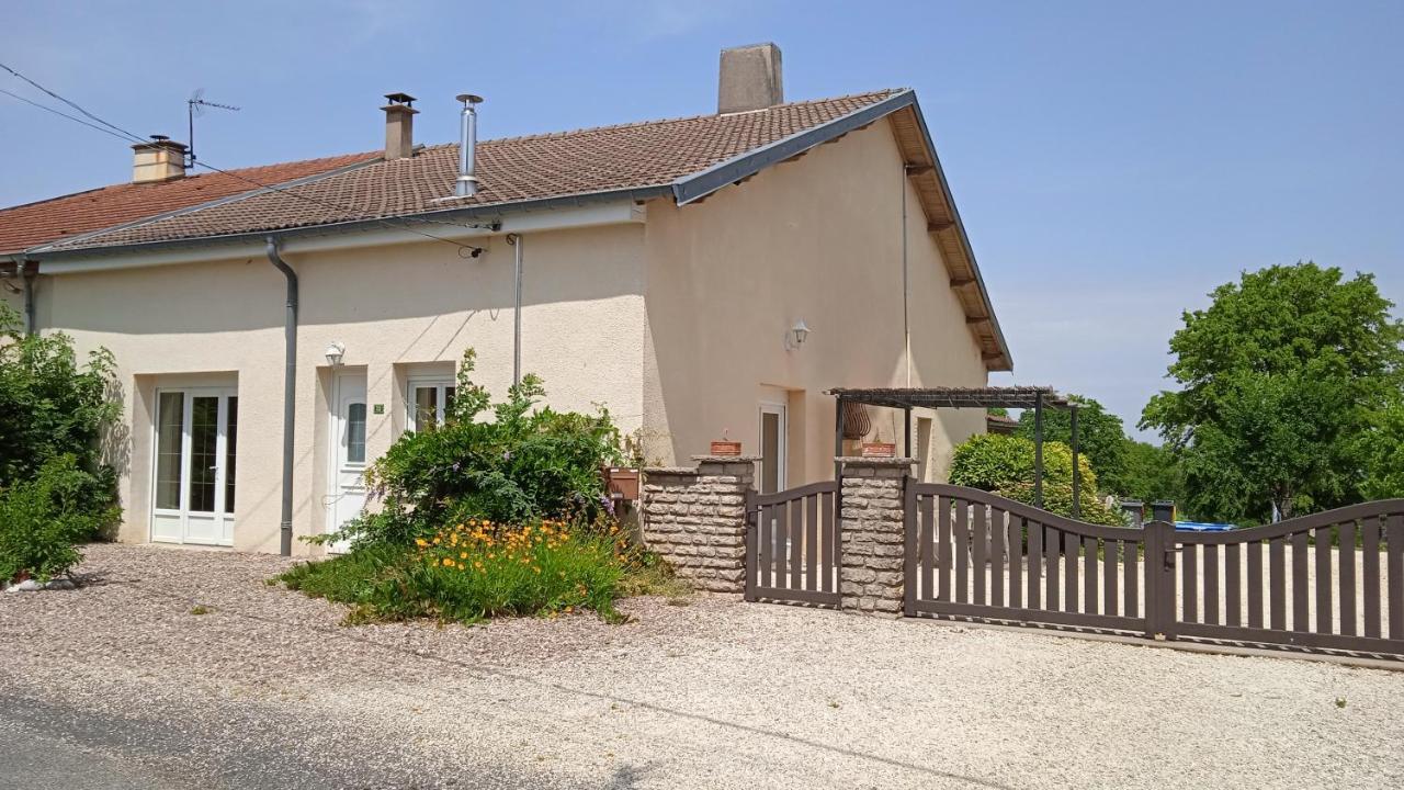 Les Jardins Des 3 Provinces- Gite Montcharvot Esterno foto